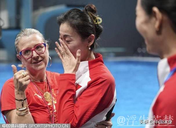 中国队花游世界杯总决赛摘三金，主教练激动流下热泪